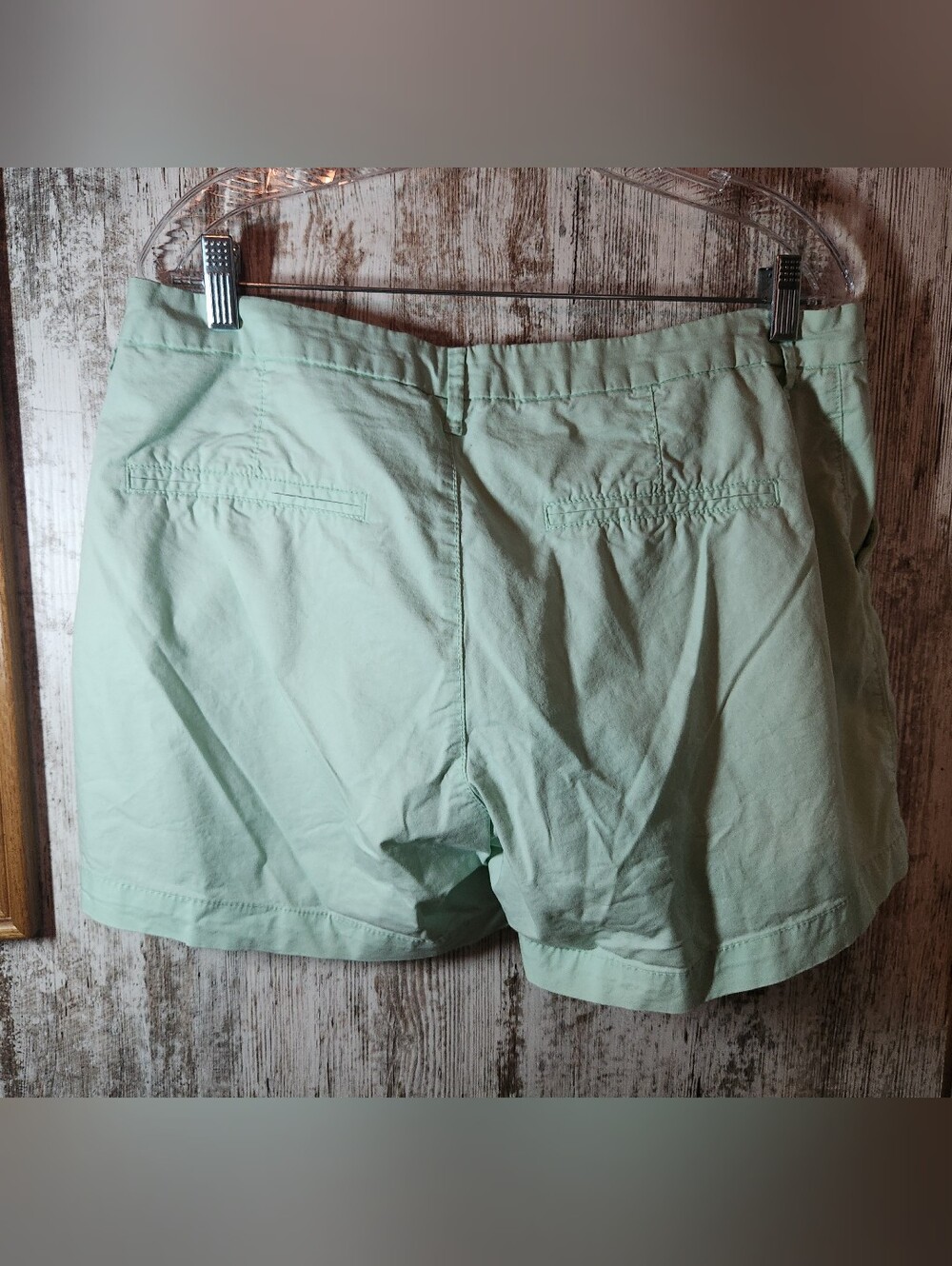 Old Navy Light Mint Green Cargo-Style Women's Shorts - Picture 3 of 3